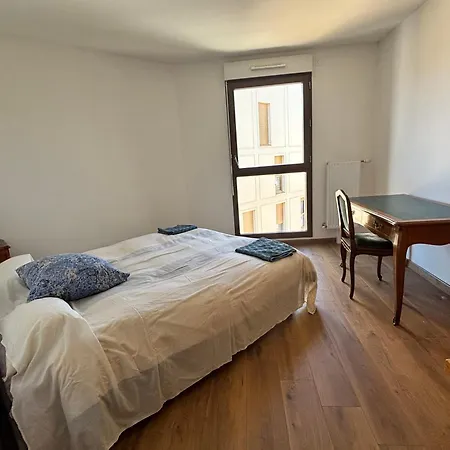 Private Bedroom In A Charming On The Banks Of The Canal De L Ourcq Homestay