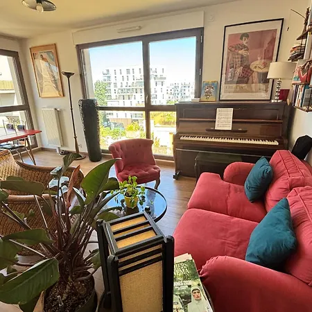 Homestay Private Bedroom In A Charming On The Banks Of The Canal De L Ourcq Paris