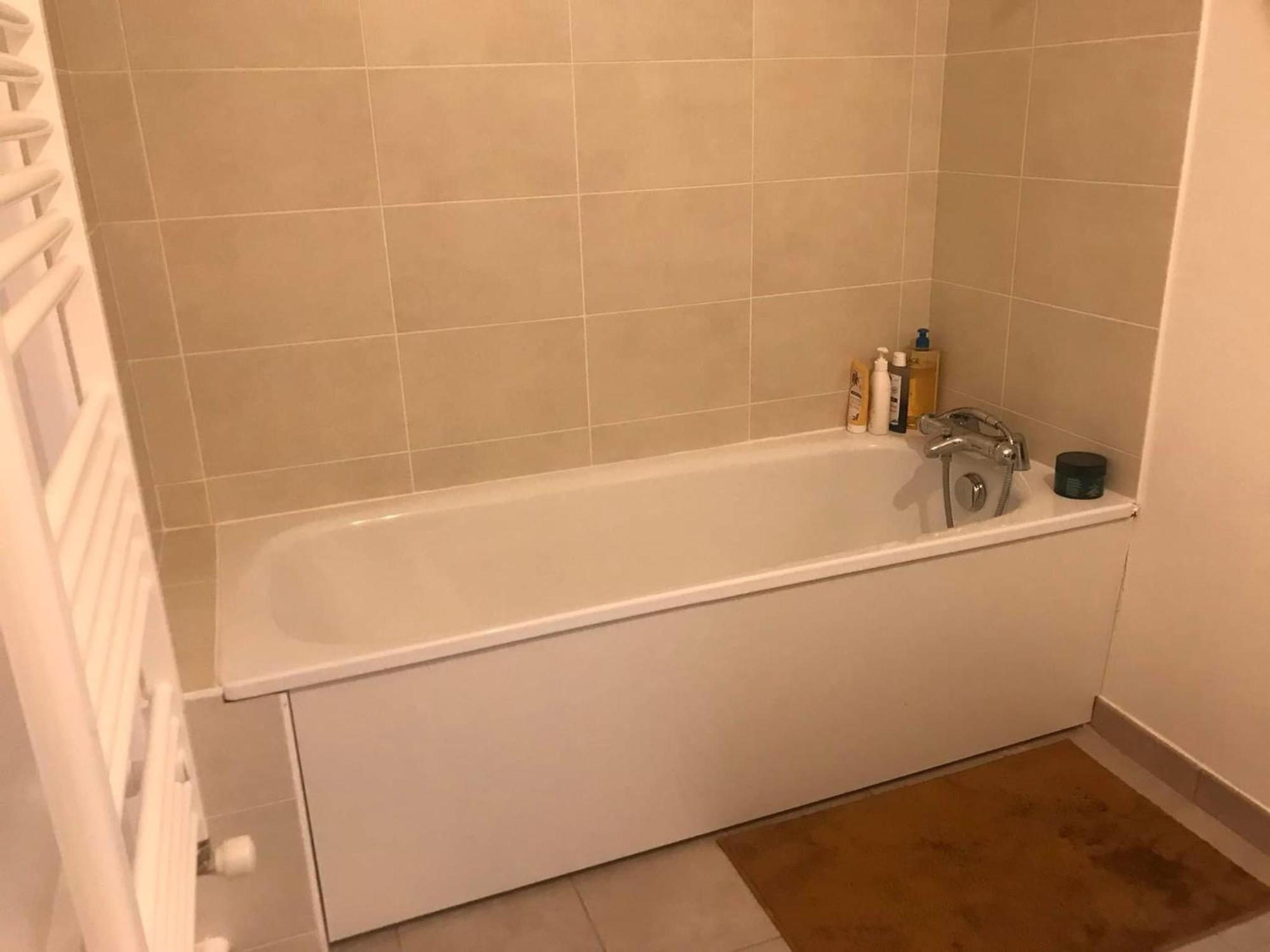 Private Bedroom In A Charming On The Banks Of The Canal De L Ourcq Paris