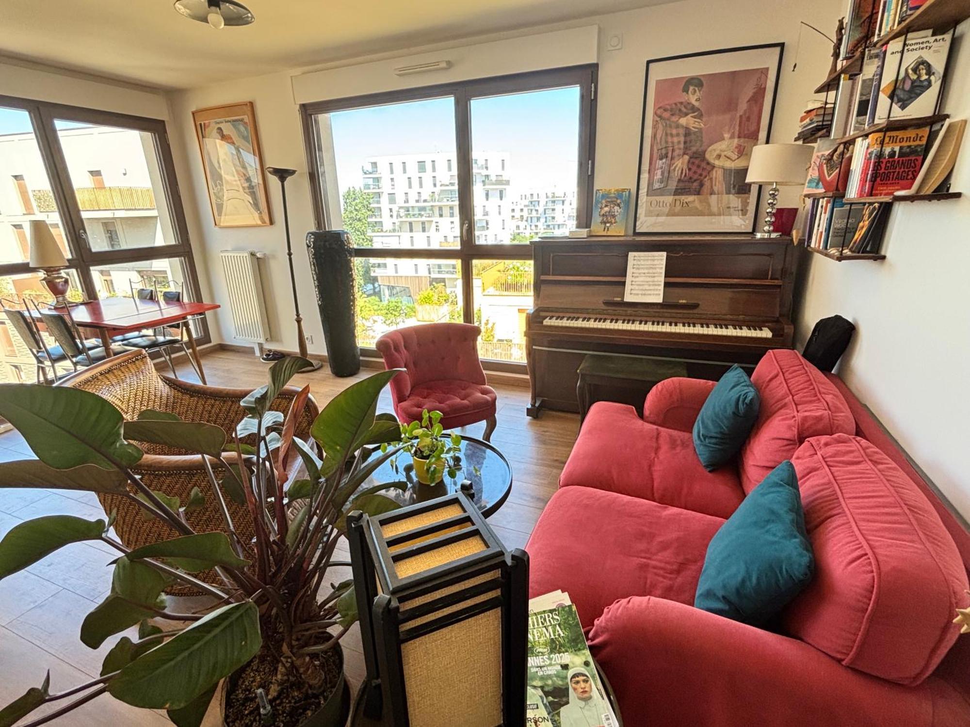 Homestay Private Bedroom In A Charming On The Banks Of The Canal De L Ourcq Paris